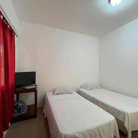 Casa De Huespedes "Darling" Hotel Puerto Baquerizo Moreno Bagian luar foto