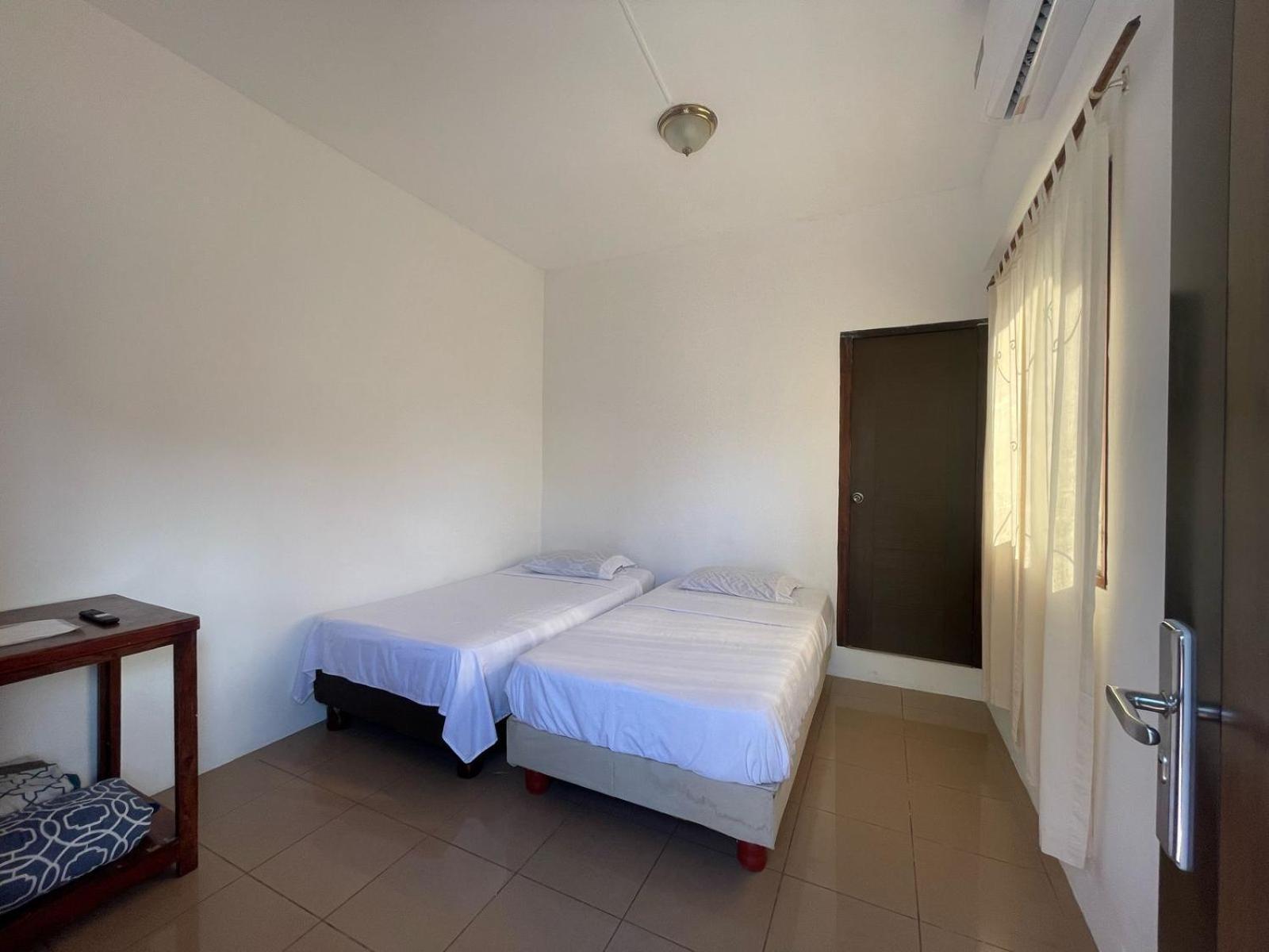Casa De Huespedes "Darling" Hotel Puerto Baquerizo Moreno Bagian luar foto